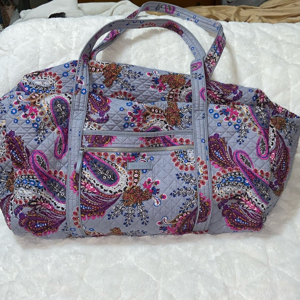 Like new Vera Bradley paisley Duffel Bag weekender